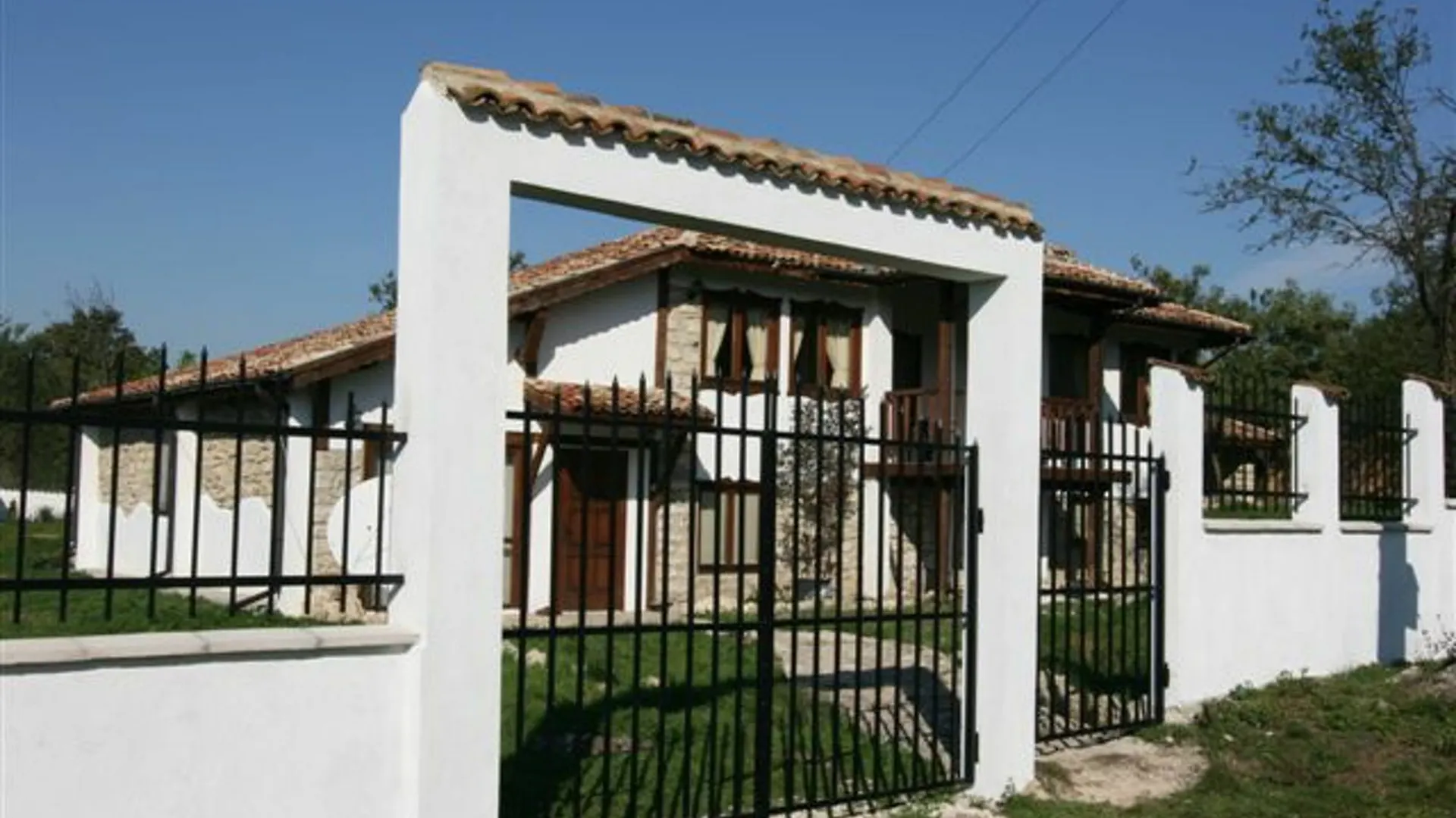 Luxurious Villa In Zornitsa, Bulgaria, With Beautiful Pool And Garden Varna