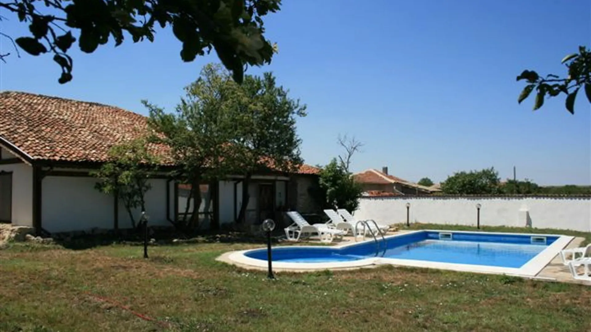 Luxurious Villa In Zornitsa, Bulgaria, With Beautiful Pool And Garden Varna